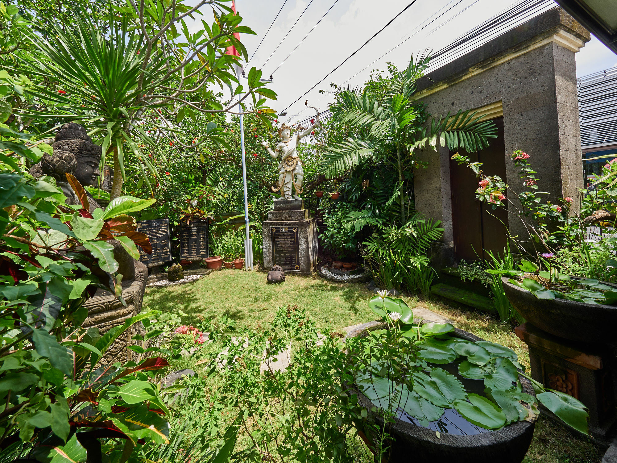 Al-Isha Dharamshala Hotel Kuta Lombok Exterior foto