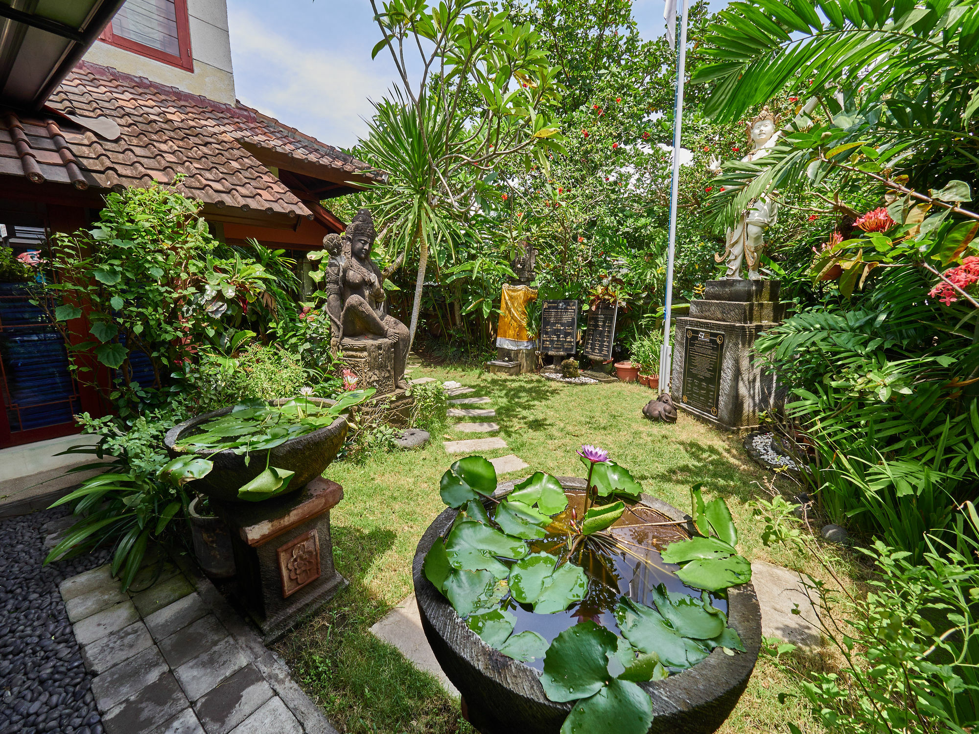Al-Isha Dharamshala Hotel Kuta Lombok Exterior foto